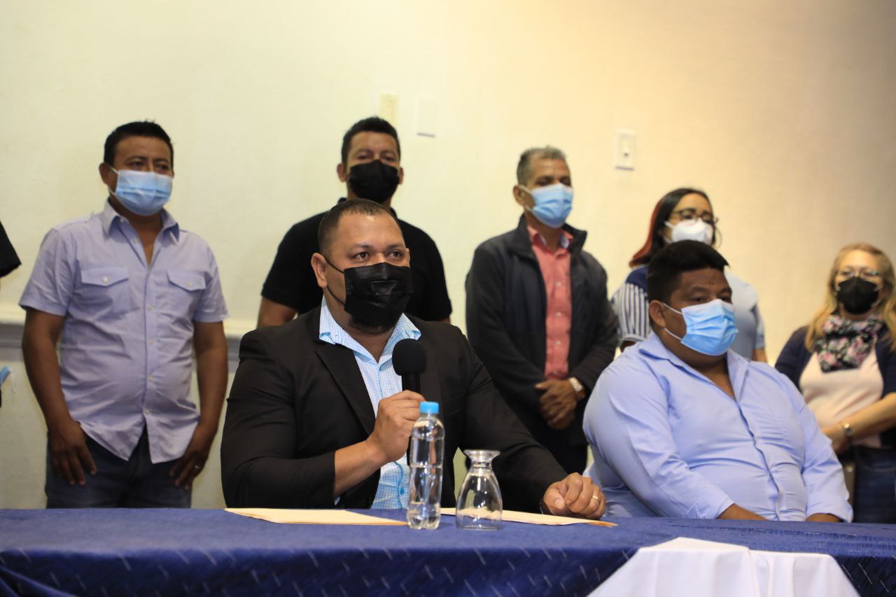alcalde-de-san-cayetano-istepeque-cuatro-concejales-y-un-sindico-renuncian-al-partido-arena